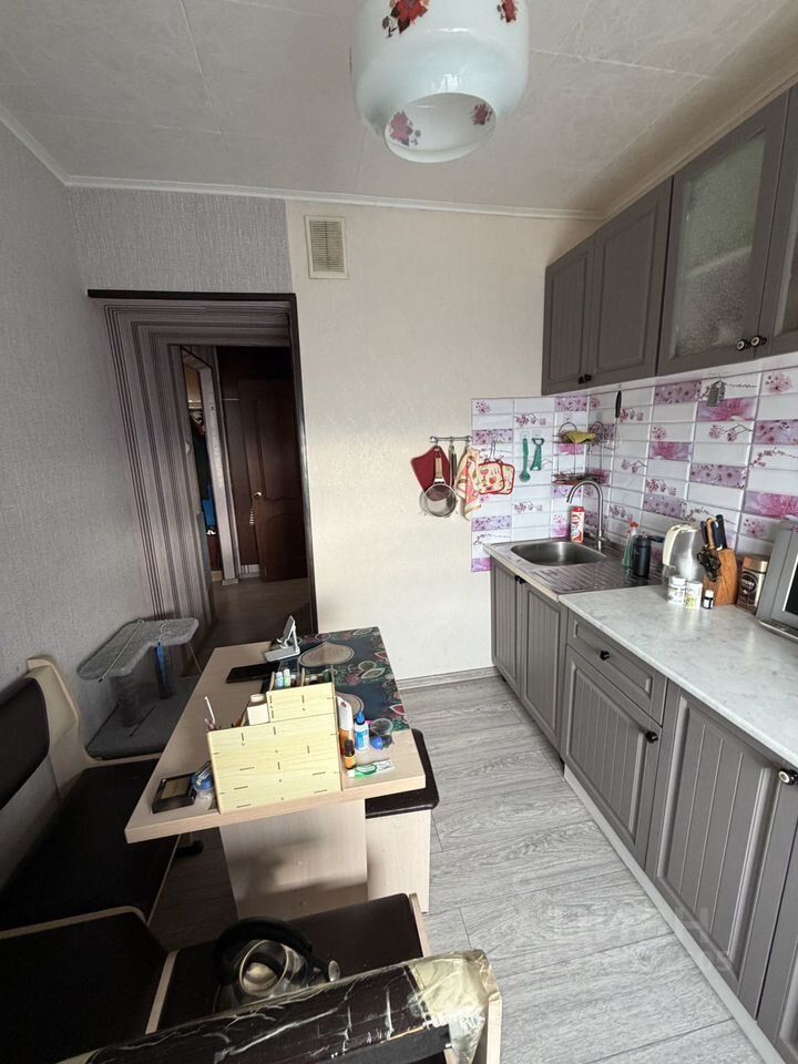 Продажа 2-комн квартиры на вторичном рынке пос. Сергиевский, улица Ленина,  д. 8