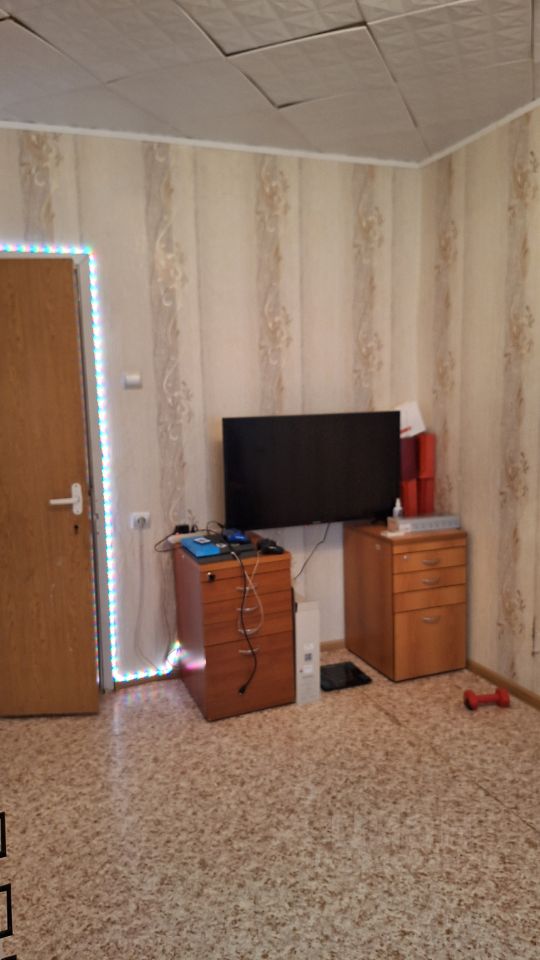 Продажа 2-комн квартиры на вторичном рынке Изюмская улица, 47к3