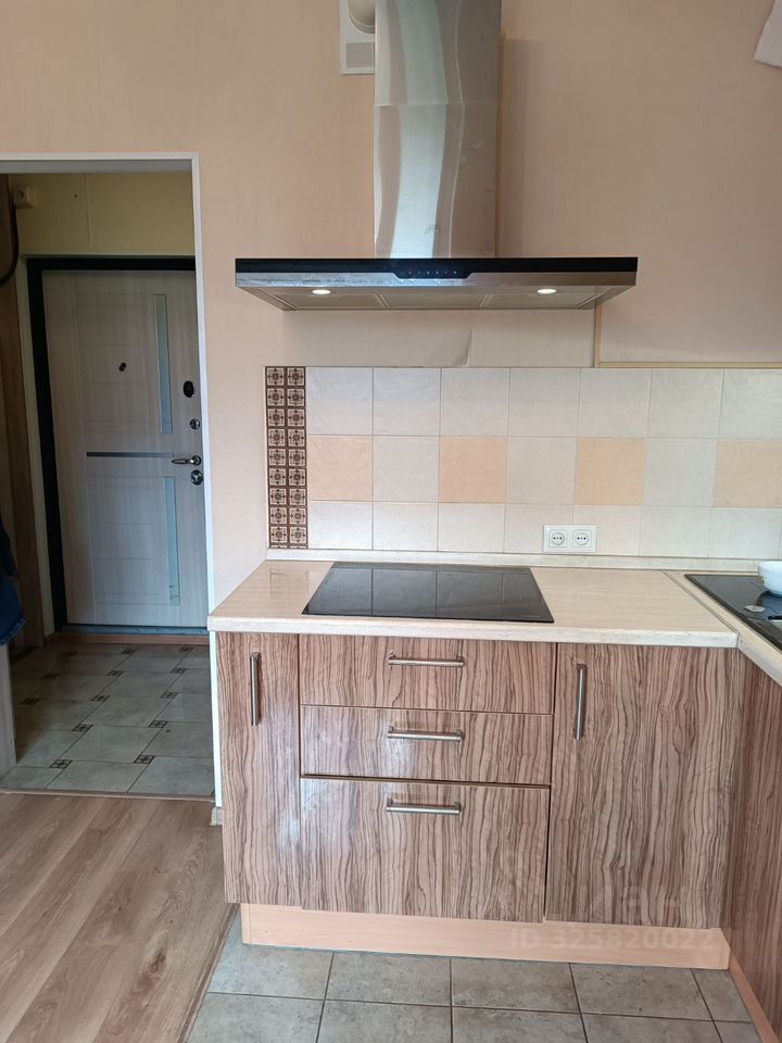 Продажа студии Южный мкр, улица Курыжова, 16