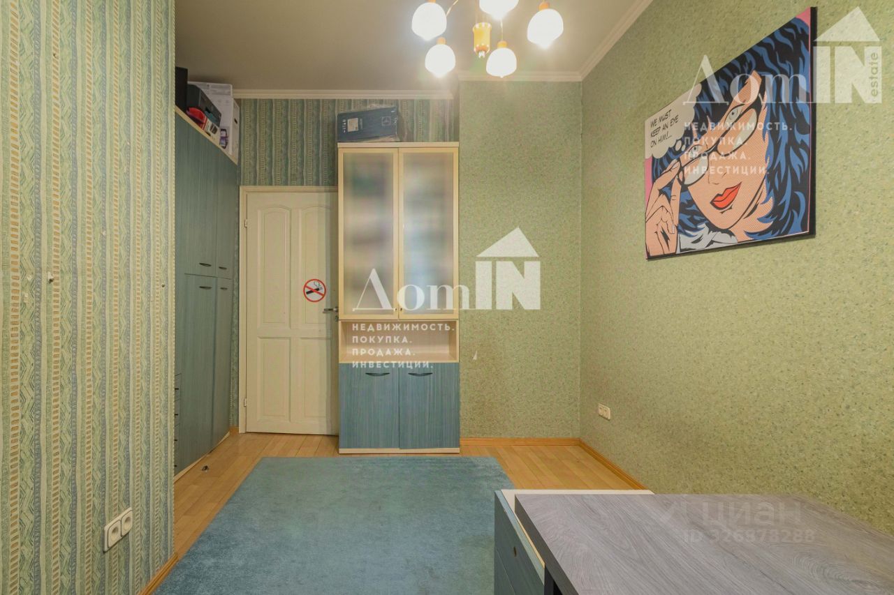 Продажа 3-комн квартиры на вторичном рынке Кирочная улица, 32-34