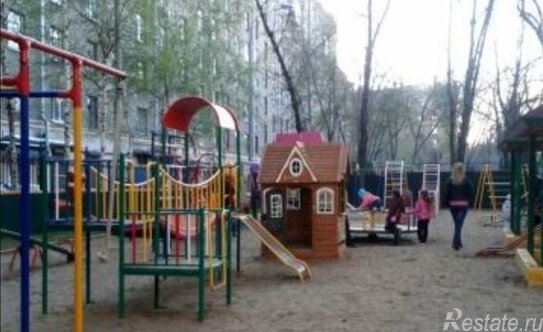 Продажа 4-комн квартиры на вторичном рынке Красноказарменная улица