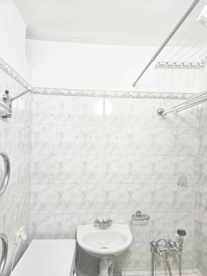 Продажа 2-комн квартиры на вторичном рынке улица Орджоникидзе, 30