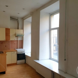 Аренда 2-комн квартиры на вторичном рынке Колокольная ул. ,  д. 15