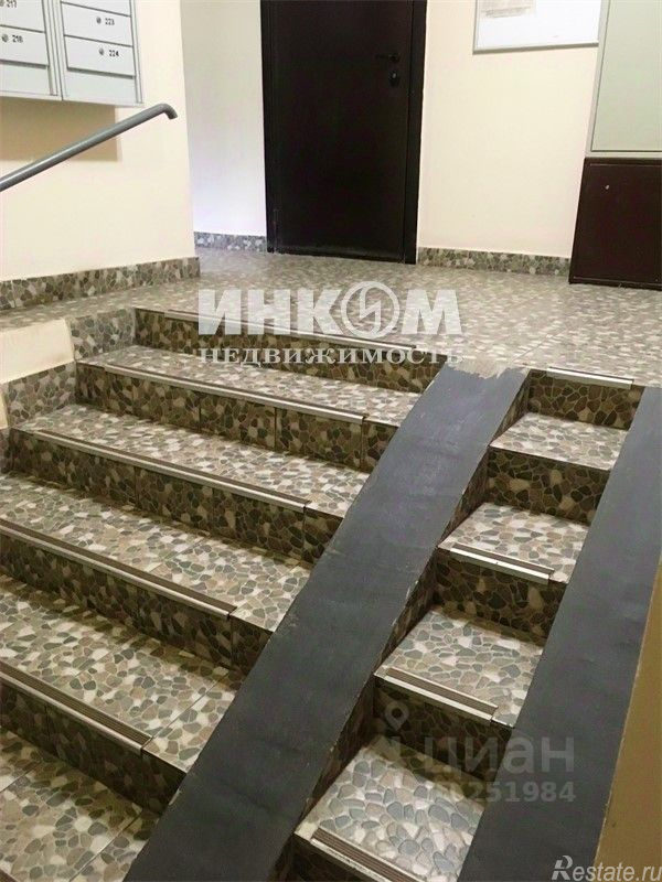 Продажа 2-комн квартиры на вторичном рынке Сумская улица,  д. 6 к3