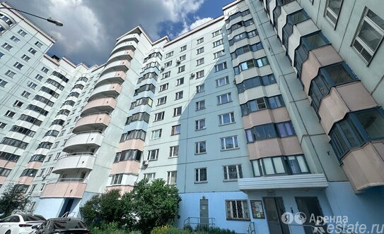 Аренда 3-комн квартиры на вторичном рынке улица Брусилова,  д. 21