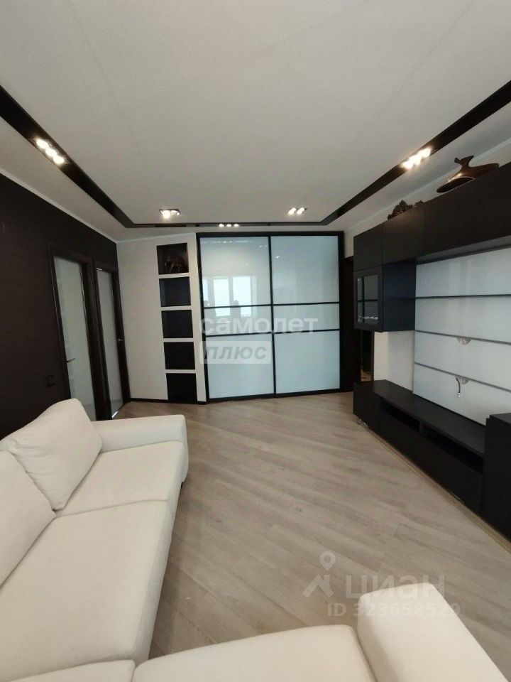 Продажа 3-комн квартиры на вторичном рынке Голубое пгт, улица Родниковая, 5