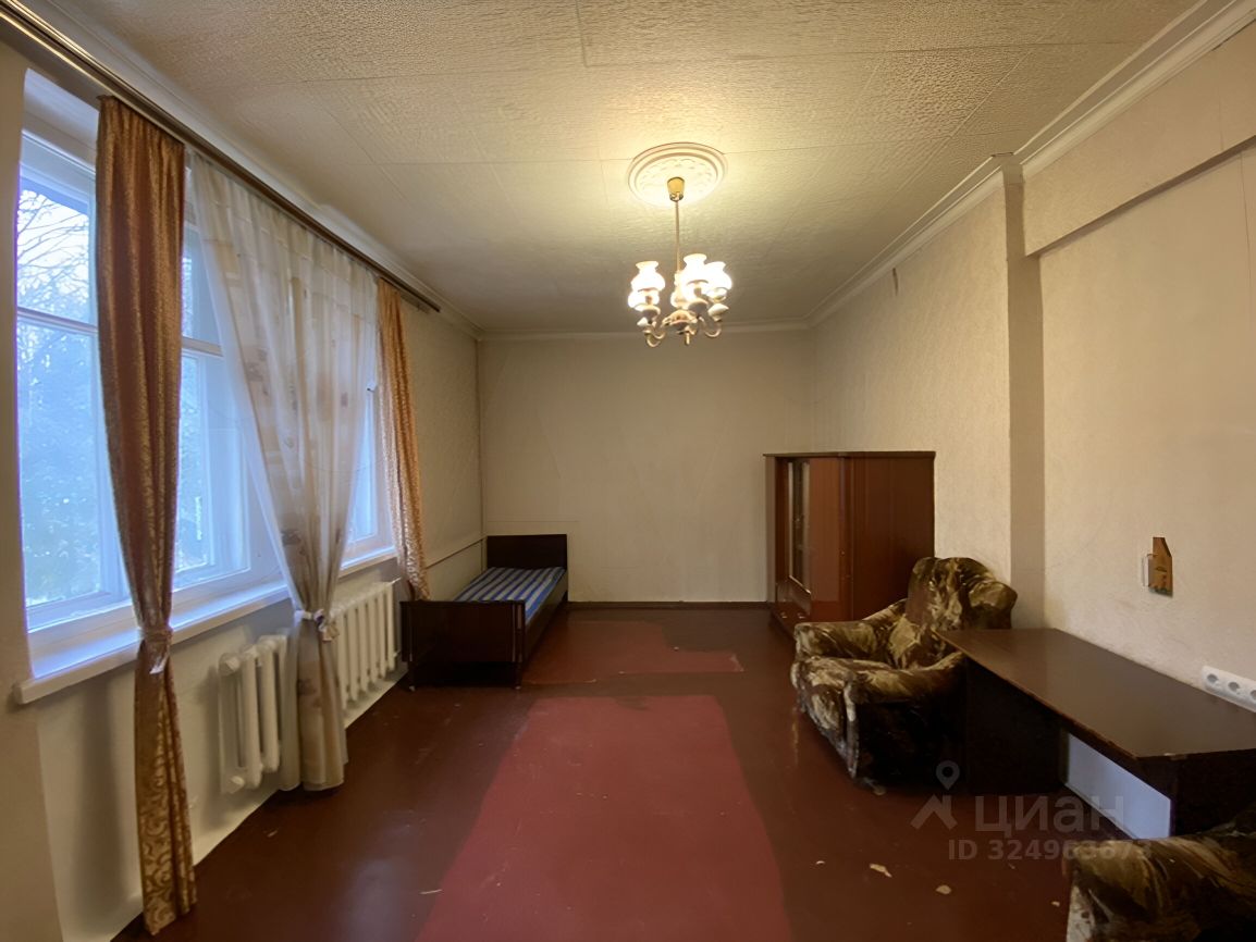Продажа 2-комн квартиры на вторичном рынке Селятино пгт, улица Клубная, 7