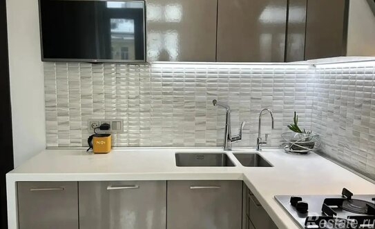 Продажа 2-комн квартиры на вторичном рынке Варшавское ш,  д. 16