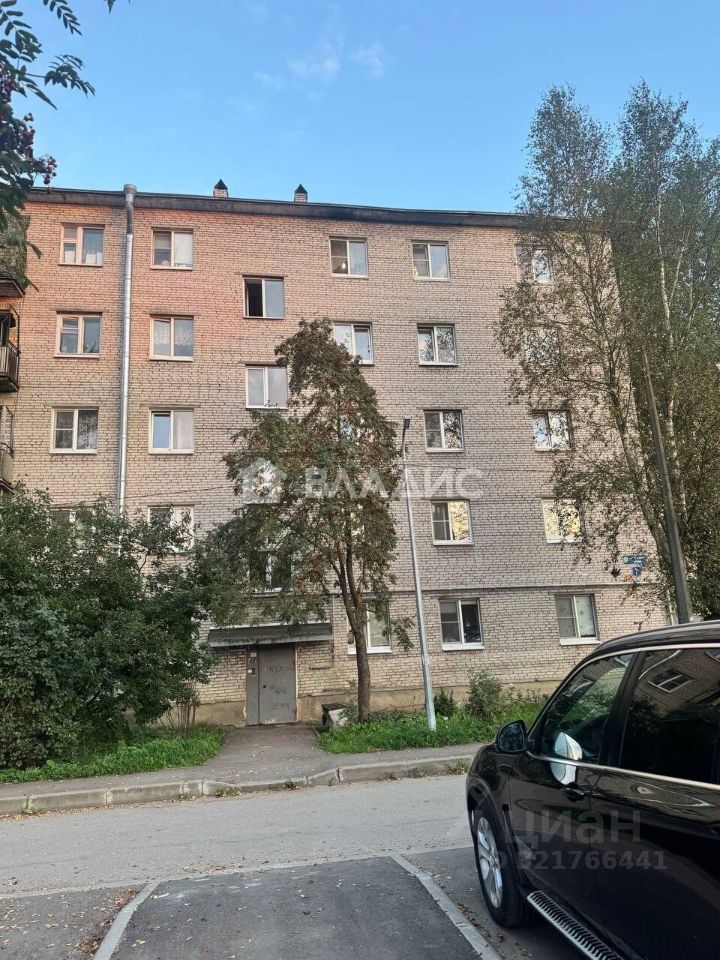 Продажа 3-комн квартиры на вторичном рынке пос. Аннино, улица Центральная, 7
