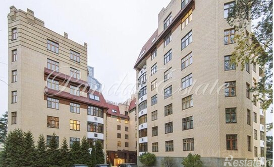 Продажа 4-комн квартиры на вторичном рынке Заречье, ул Сосновая,  д. 1А