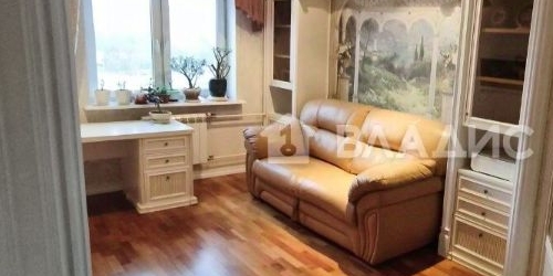 4-комн квартира улица Яблочкова, 16