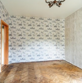 Продажа 3-комн квартиры на вторичном рынке ул Конюшенная,  д. 19