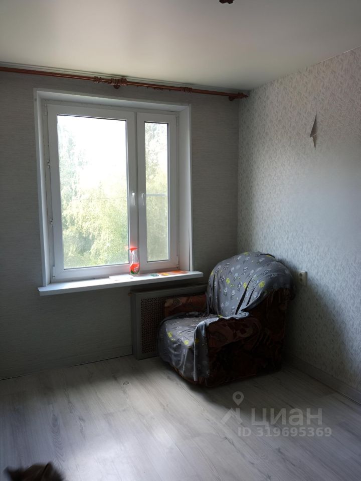 Продажа 3-комн квартиры на вторичном рынке Молоково пгт, улица Школьная, 6