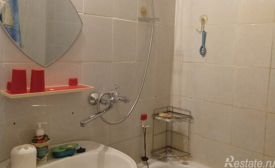 Продажа 4-комн квартиры на вторичном рынке Пионерская улица,  д. 11