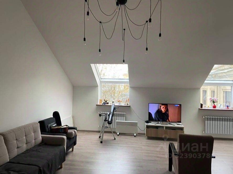 Продажа 4-комн квартиры на вторичном рынке Дворцовая набережная, 22