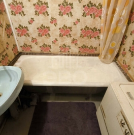 Продажа 2-комн квартиры на вторичном рынке Долгоозёрная улица,  д. 7