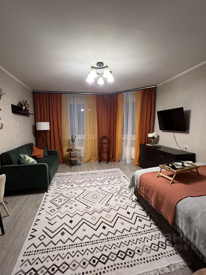 Продажа 1-комн квартиры на вторичном рынке Губернский мкр, улица Земская,  д. 13