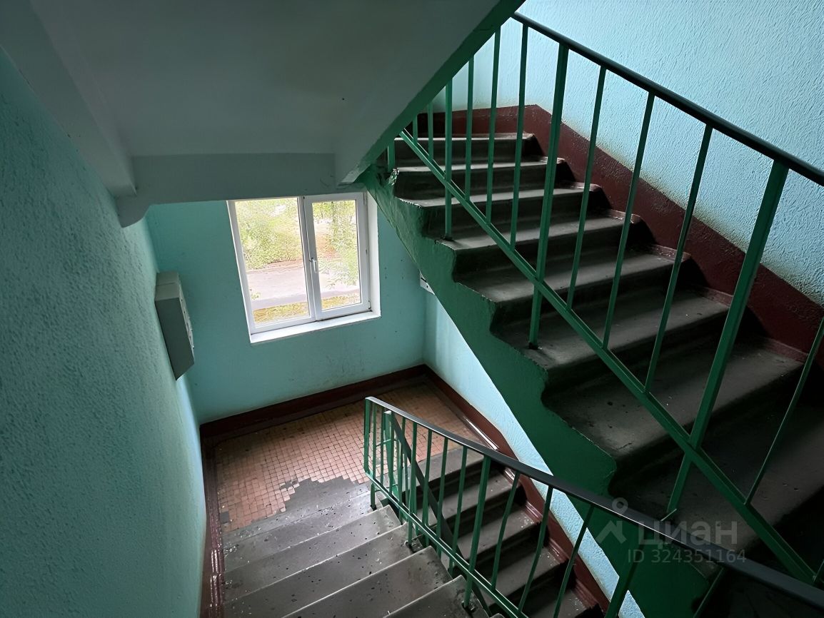 Продажа 2-комн квартиры на вторичном рынке Бронницы, Строительная улица, 11