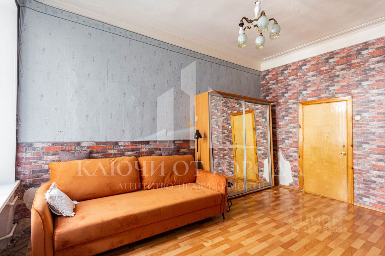Продажа 3-комн квартиры на вторичном рынке 15-я Васильевского острова линия, 34