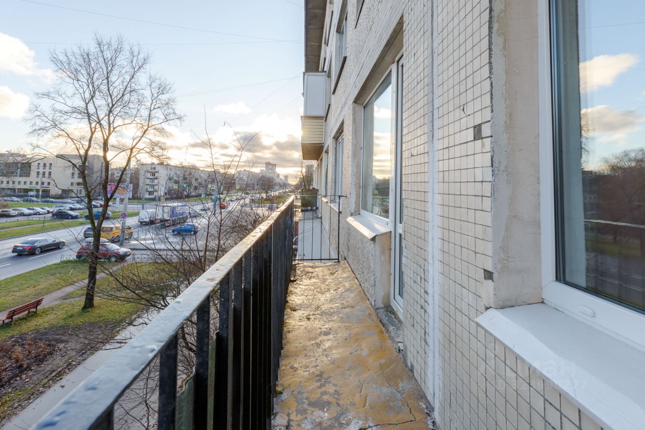 Продажа 2-комн квартиры на вторичном рынке Будапештская улица, 43К1