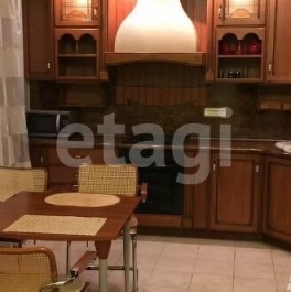 Продажа 2-комн квартиры на вторичном рынке Молодёжная улица,  д. 3