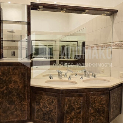 2-комн квартира улица Спиридоновка