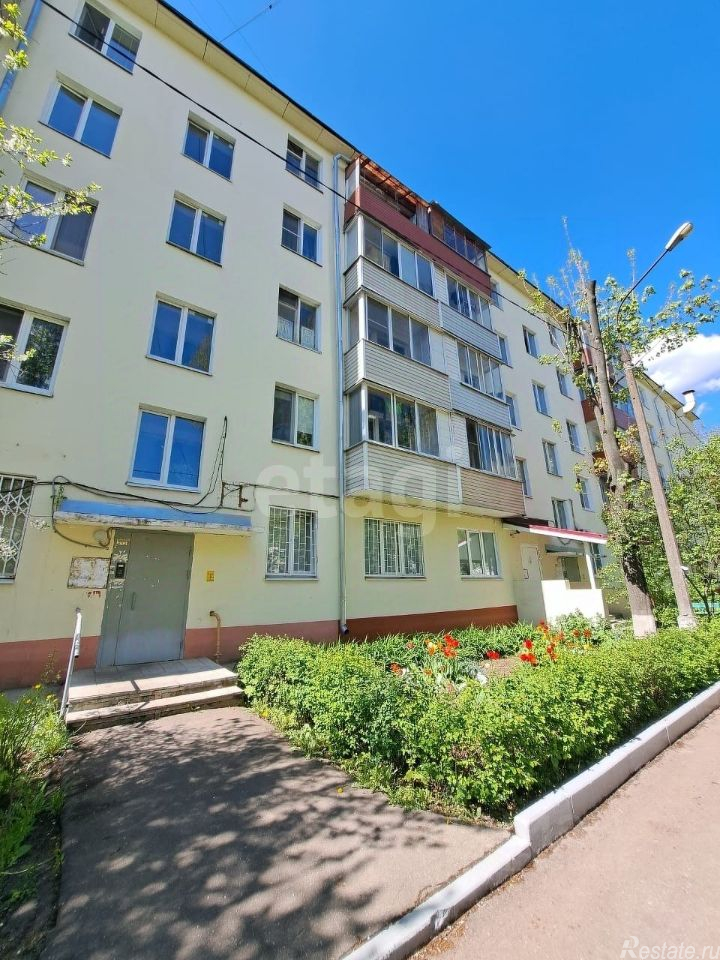 Продажа 3-комн квартиры на вторичном рынке Домодедово, Советская улица,  д. 5