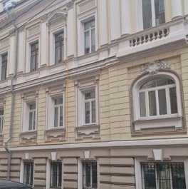 Продажа 3-комн квартиры на вторичном рынке Староконюшенный переулок