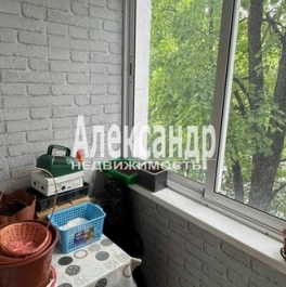 Продажа 3-комн квартиры на вторичном рынке Долгоозёрная улица,  д. 18