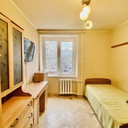 Продажа 2-комн квартиры на вторичном рынке ул Новоалексеевская,  д. 4,  к. 1