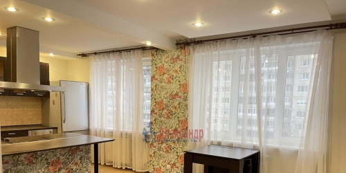 3-комн квартира Уточкина ул. ,  д. 2,  к. 2