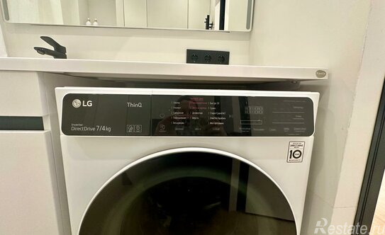 Продажа 1-комн квартиры на вторичном рынке площадь Европы