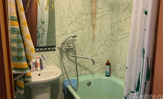 Продажа 3-комн квартиры на вторичном рынке Пражская улица,  д. 15