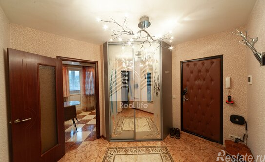 Продажа 2-комн квартиры на вторичном рынке Авиационный, ул Жуковского,  д. 1