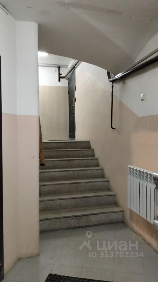 Продажа 2-комн квартиры на вторичном рынке Моховая улица, 30