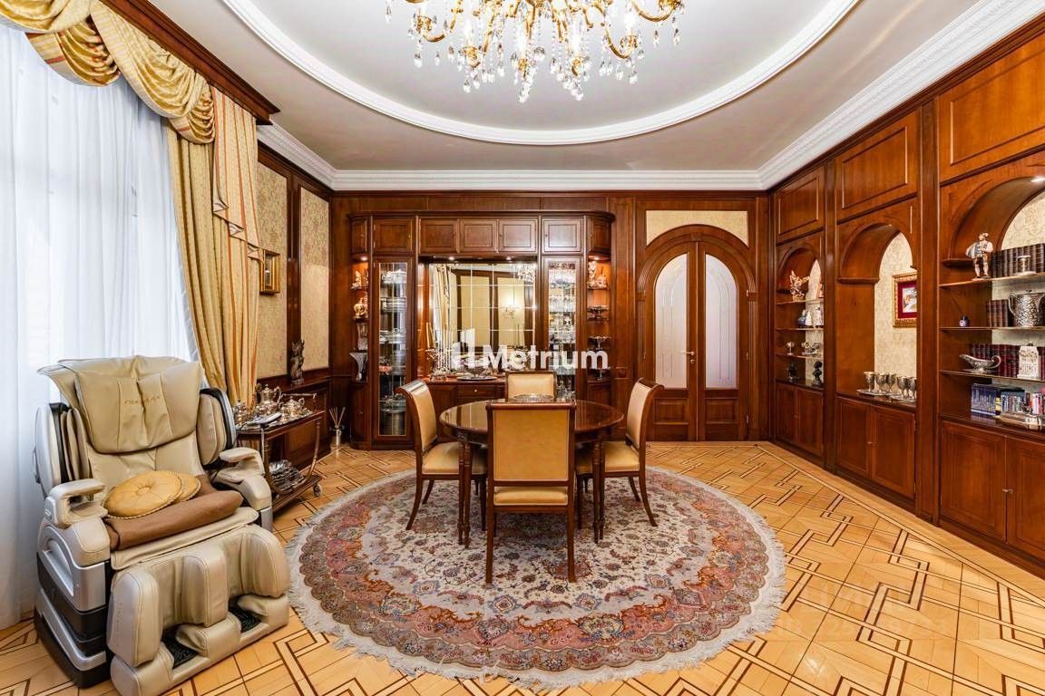 Продажа 5-комн квартиры на вторичном рынке Руновский переулок, 12