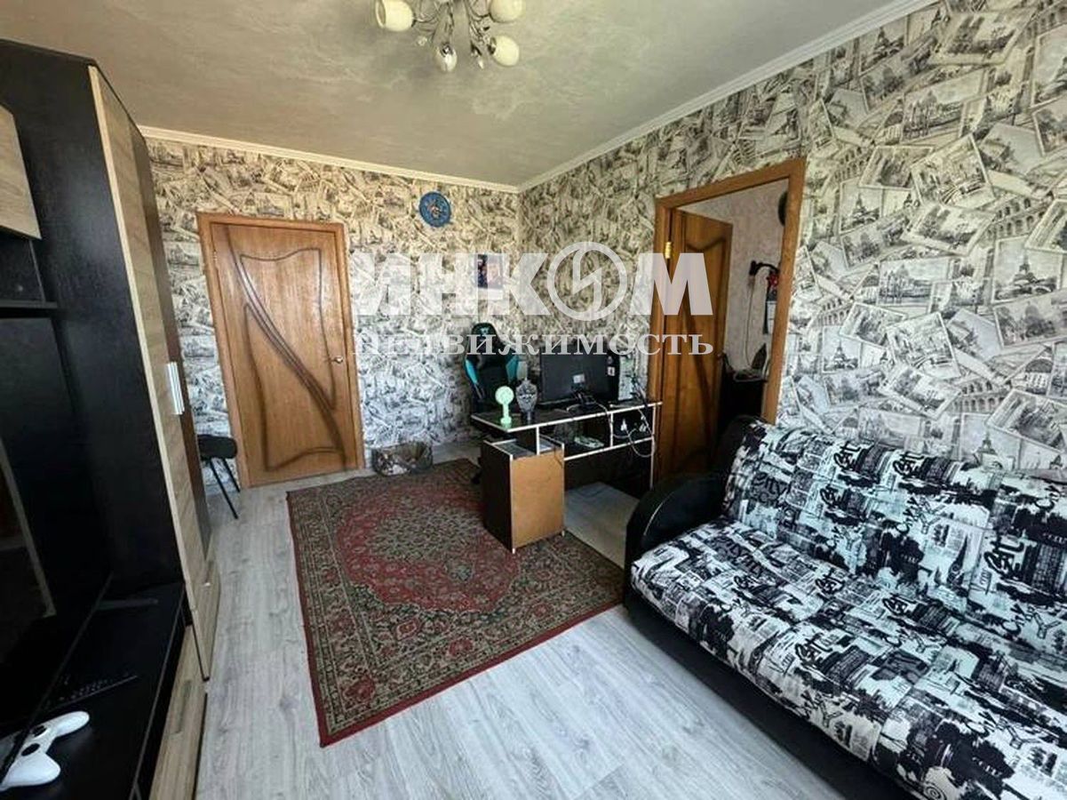 Продажа 3-комн квартиры на вторичном рынке Медынская улица,  д. 2К3