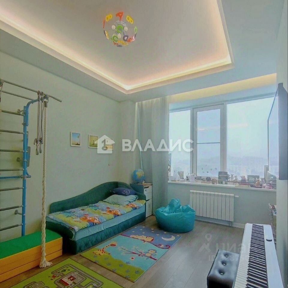 Продажа 4-комн квартиры на вторичном рынке Широкая улица, 30