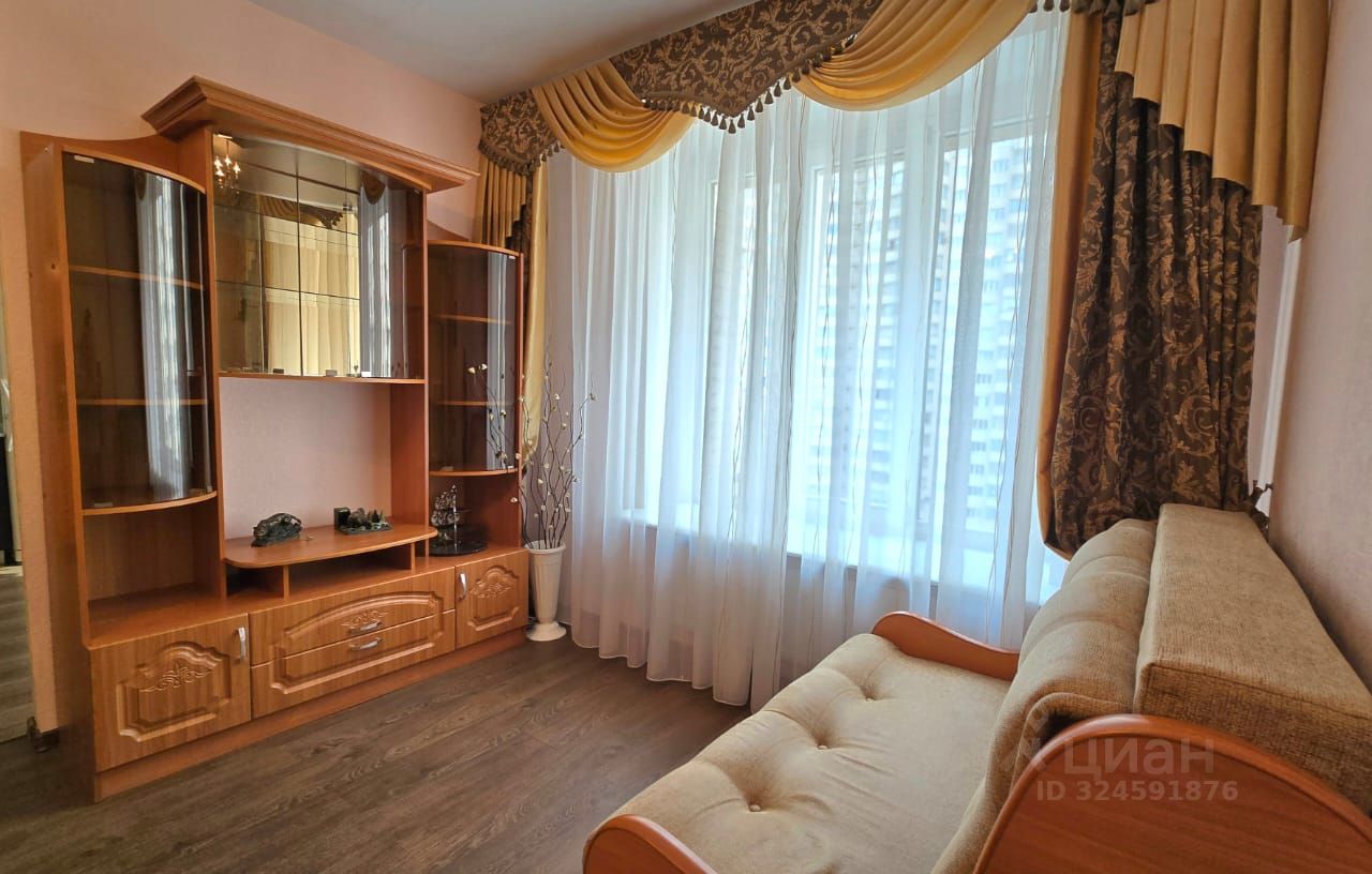 Продажа 3-комн квартиры на вторичном рынке проспект Луначарского, 11к3