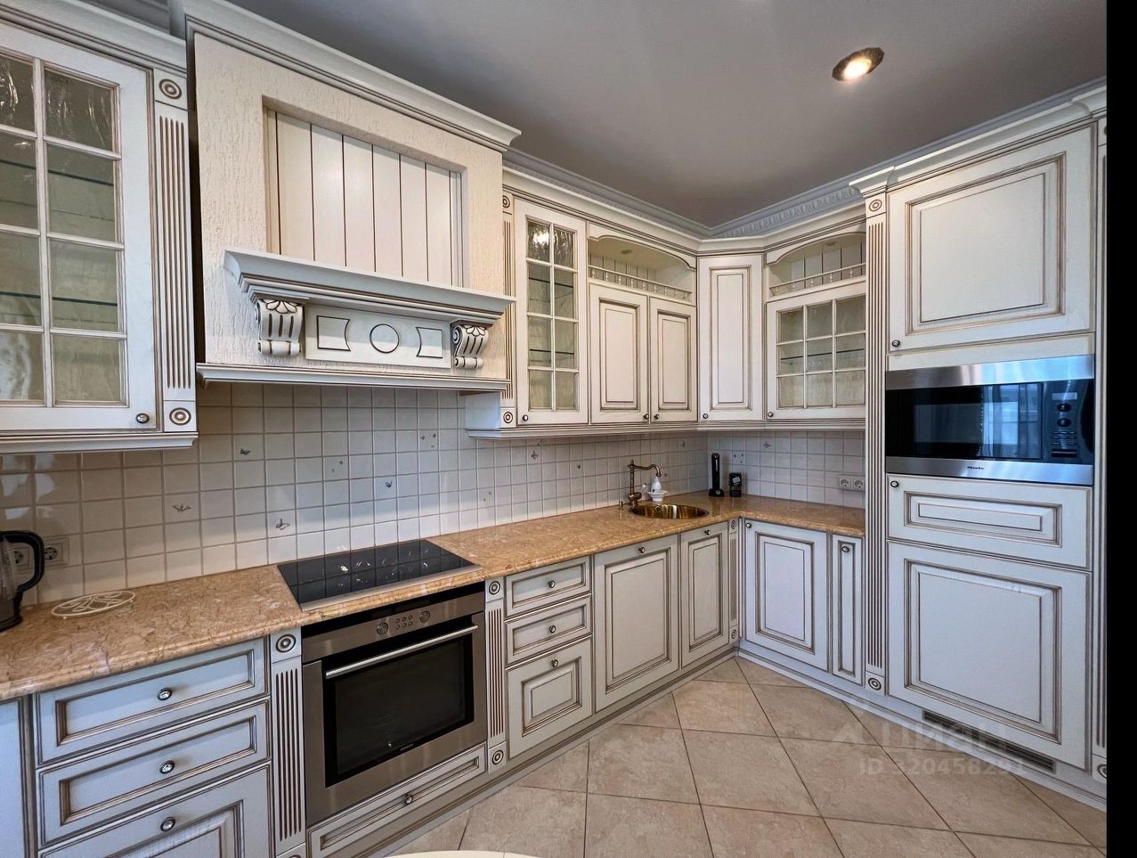 Продажа 3-комн квартиры на вторичном рынке набережная Реки Карповки, 23