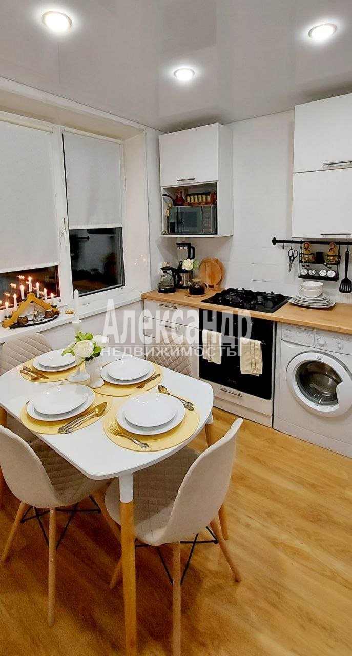 Продажа 3-комн квартиры на вторичном рынке Приозерск г., Гагарина ул. ,  д. 16