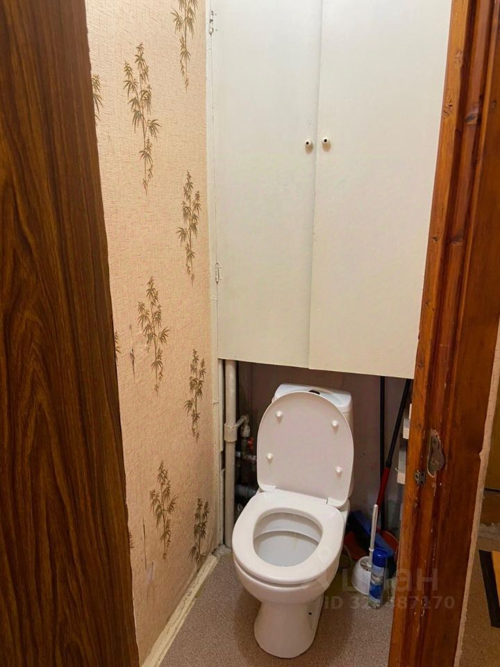 Продажа 2-комн квартиры на вторичном рынке Московский проспект, 205