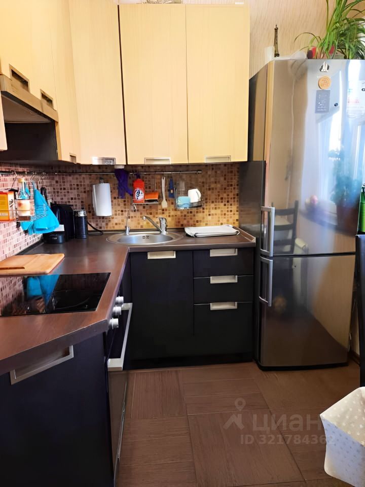 Продажа 3-комн квартиры на вторичном рынке Совхозная улица, 20