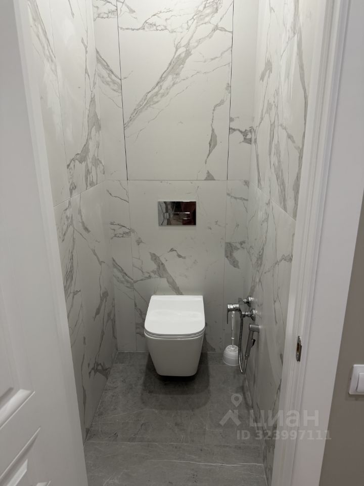 Продажа 2-комн квартиры на вторичном рынке Химки, улица Академика Грушина, 10