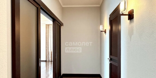 3-комн квартира ул Мосфильмовская,  д. 8,  к. 1