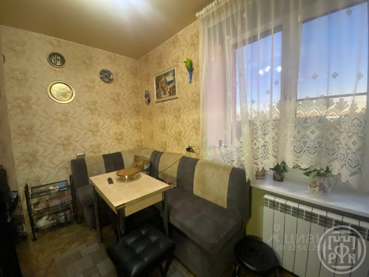 Продажа 1-комн квартиры на вторичном рынке пос. Стрельна, улица Грибоедова, 7