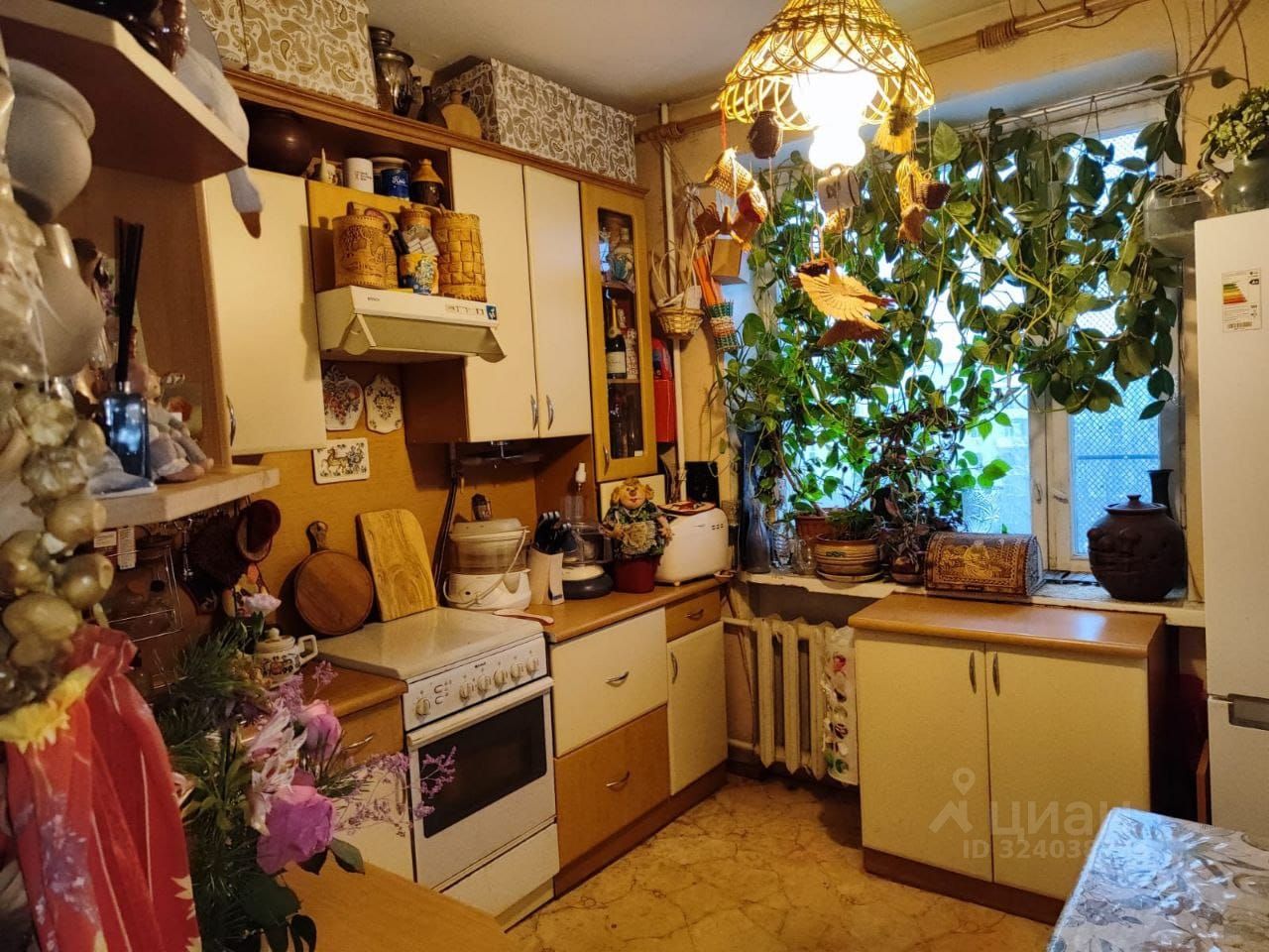 Продажа 2-комн квартиры на вторичном рынке Брянская улица, 2