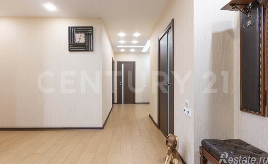 Продажа 4-комн квартиры на вторичном рынке Челюскинская улица,  д. 13