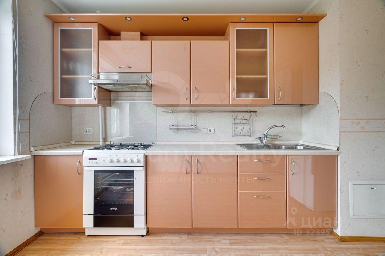 Продажа 3-комн квартиры на вторичном рынке Подольск, Октябрьский проспект, 2В