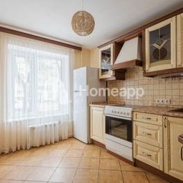 Продажа 2-комн квартиры на вторичном рынке улица Цюрупы,  д. 11 к1